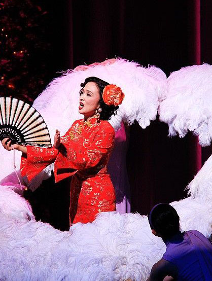 音乐剧《李香兰》东京开演李香兰，原名为山口淑子，1920年出生于中国东北辽宁省；是上世纪三四十年代红遍亚洲的著名歌手和电影演员。
