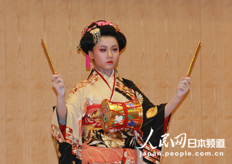 藤间万惠女士的中国弟子表演日本舞踊