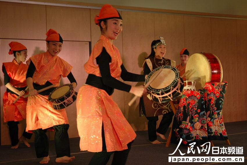 日本冲绳花族少女舞蹈团在北京举行公演