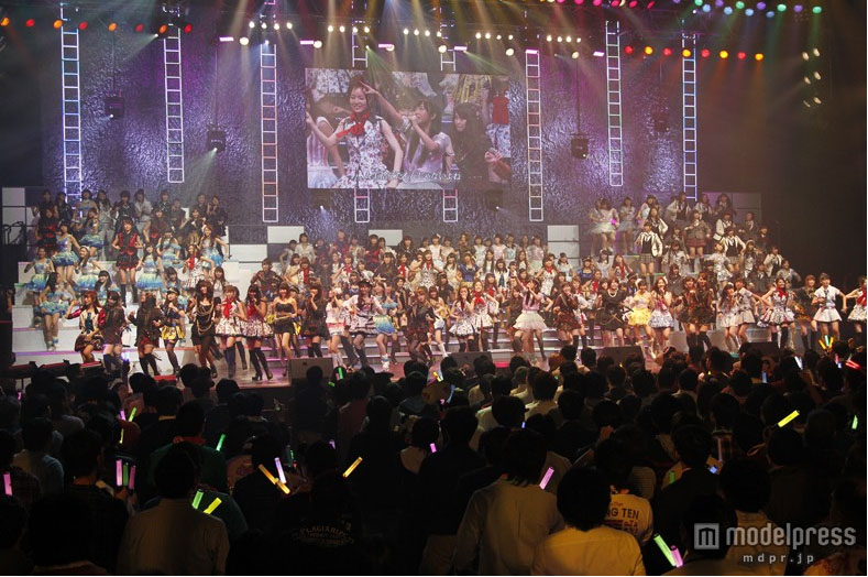 AKB48举办盛大演出揭晓粉丝选出的第200位至第101位人气歌曲