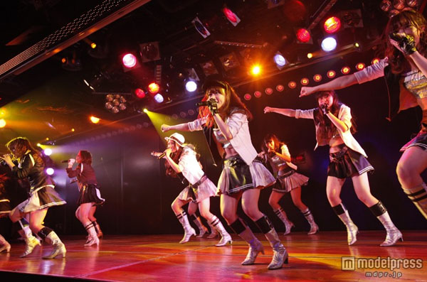 AKB48的TeamK在东京上演盛大公演“最后的铃响”