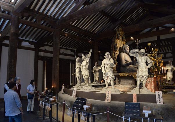 日本仅存8世纪主要寺庙药师寺新设LED照明保护文物