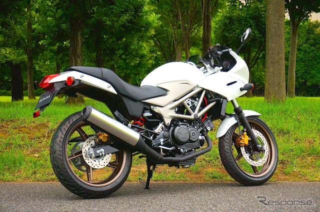 本田摩托车VTR-F提供更加轻便和舒适的兜风体