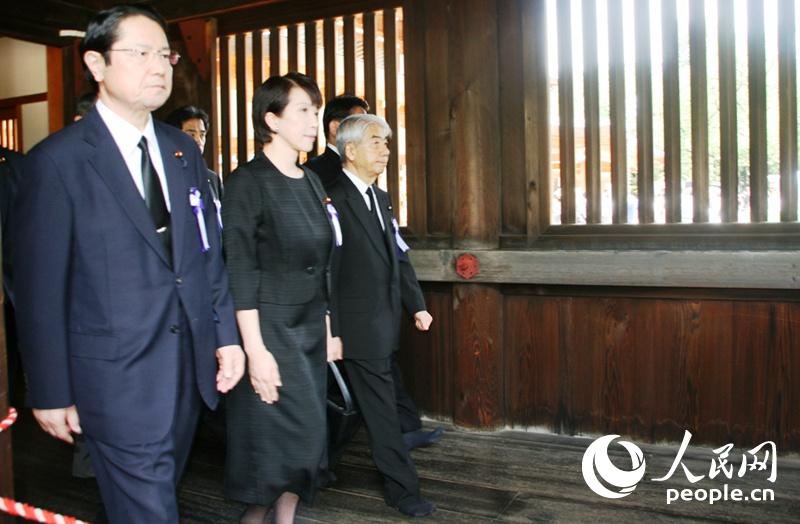 日本超党派国会议员参拜靖国神社