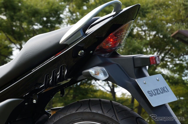 铃木摩托车GSR250S改进防风性和舒适度