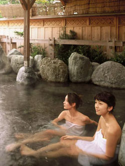 【山梨】富士山脚下的桃花源山梨县是日本最大的葡萄酒生产大省，亦是天然水的�袼�水源地，众多温泉分布于此，宛如日本的桃花源。