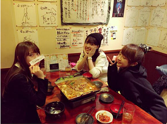 AKB48永尾玛利亚和Popteen杂志模特的三人聚