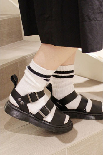 日本時尚·運動風的平底鞋
