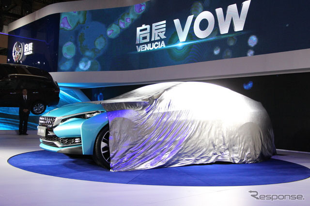 东风日产在2015上海车展的展台