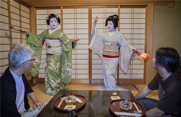 揭秘:日本艺妓的神秘生活