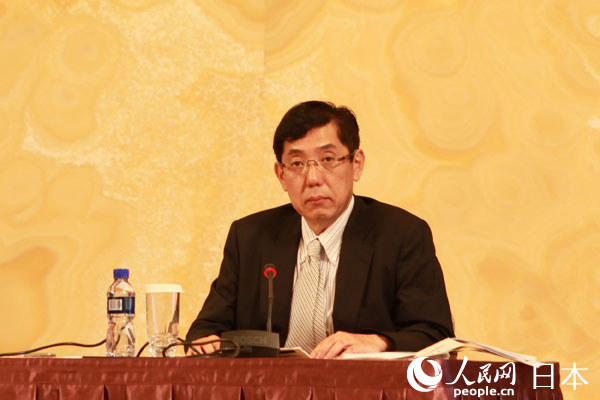 中國日本商會副會長兼調查委員會委員長田端祥久發表講話並回答記者提問（張麗婭 攝）