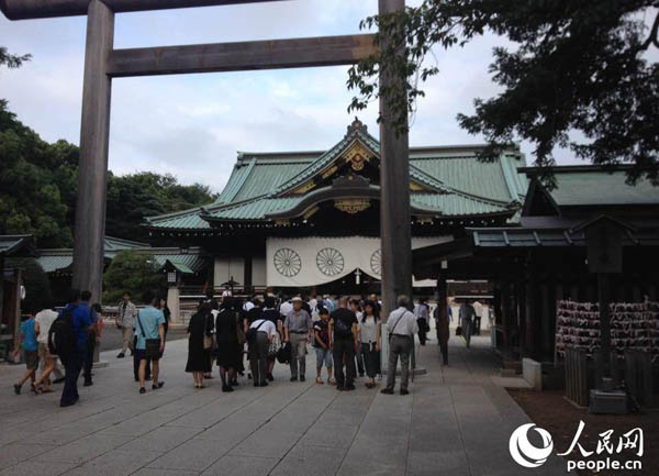 參拜靖國神社的日本民眾。趙鬆攝