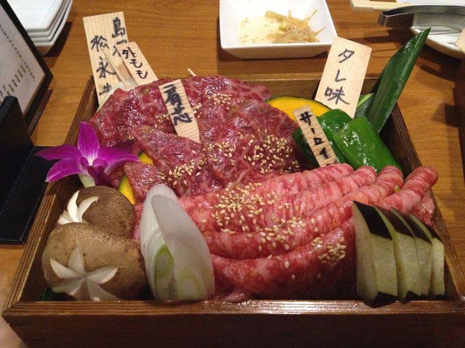 东京新宿歌舞伎町举办和牛世博会2015美食节