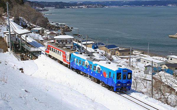 冬季日本旅游:岩手县的被炉列车用温暖与美景招待客人--日本频道--人民网