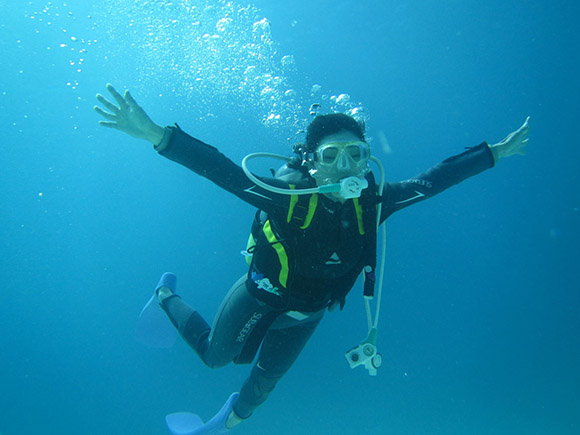 游·冲绳潜水:去石垣岛的珊瑚礁上与热带鱼儿