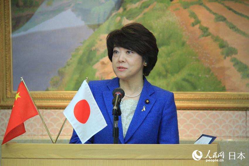 日本科學技術擔當大臣島尻安伊子