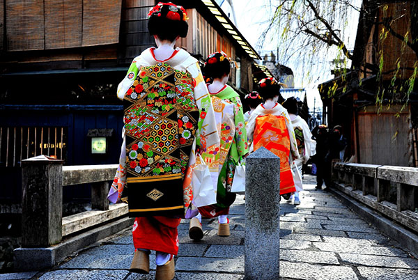京都街上的舞姬（資料圖）