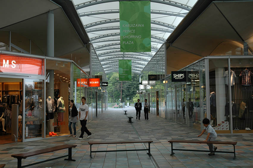 長野縣輕井澤站前的奧特萊斯店、輕井澤王子購物廣場(Prince Shopping Plaza)（資料圖）