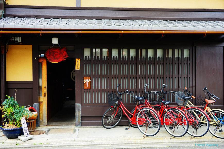 临街的日式古风建筑、町家（资料图）