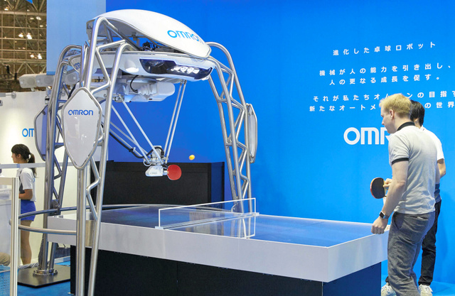 欧姆龙研发全球首台乒乓球教练机器人 获吉尼