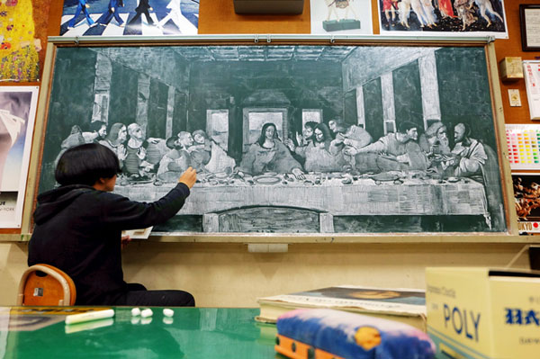 奈良縣立郡山高中美術老師濱崎祐貴繪制的《最后的晚餐》（朝日新聞）