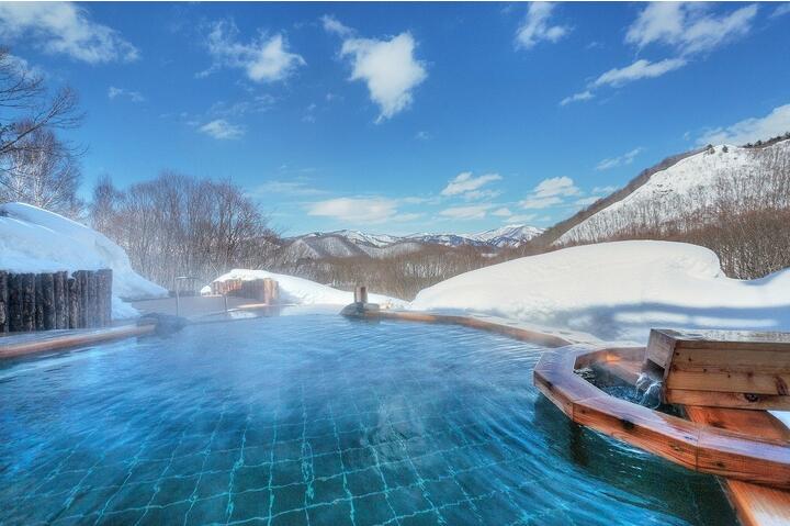 泡汤吹雪 可观雪景的日本四大温泉旅馆