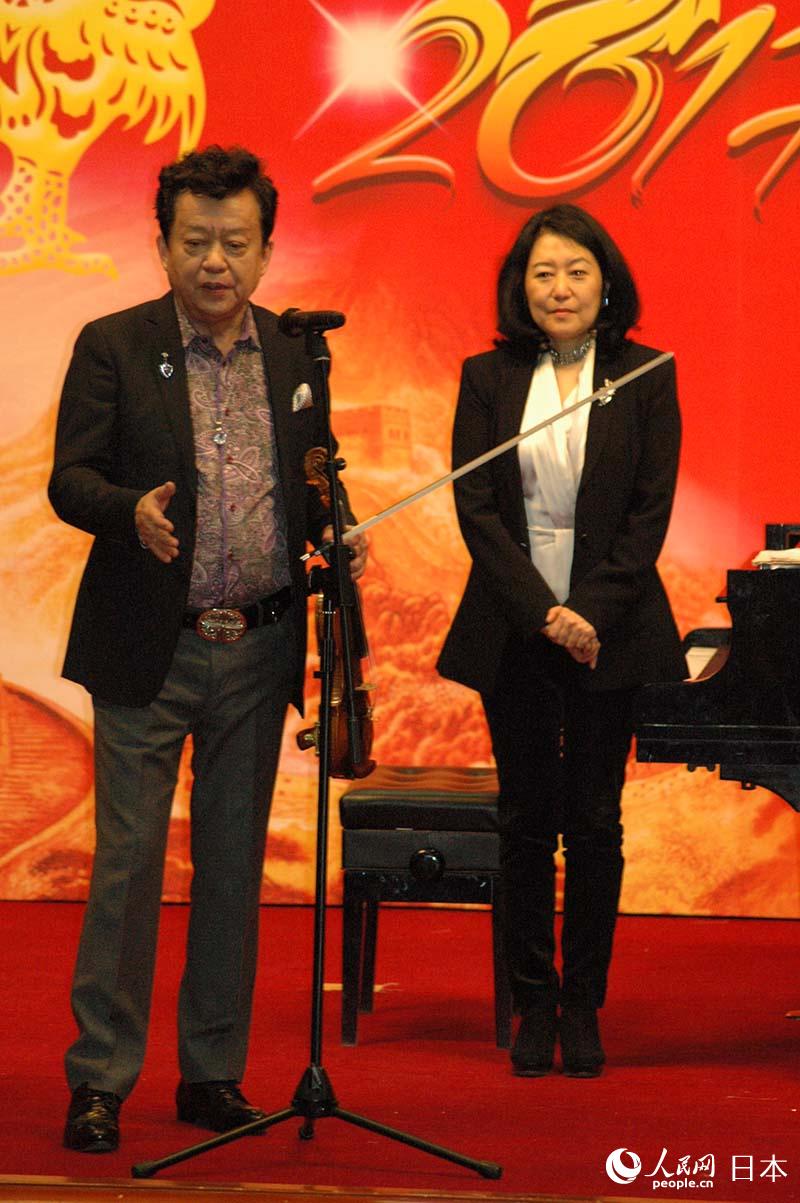 中國著名小提琴演奏家盛中國以及夫人瀨田裕子到場表演節目。