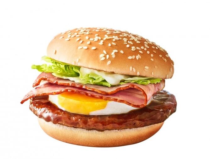日本麦当劳推出新品"培根照烧堡" 使用长约20cm巨型培根--日本频道--人民网