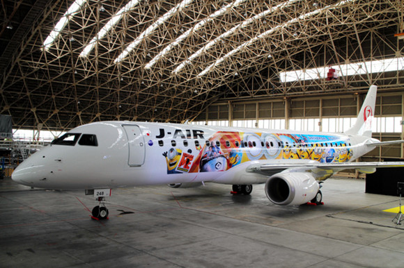 Usj与日本航空合作 推出小黄人涂装客机 日本频道 人民网