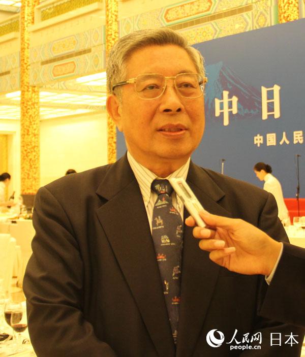 中国前驻大阪大使衔总领事王泰平接受人民网记者采访