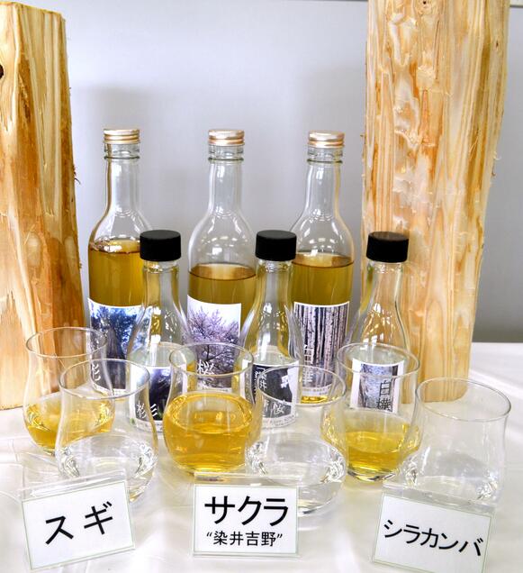日本团队以树木为材料酿酒 带有独特木香