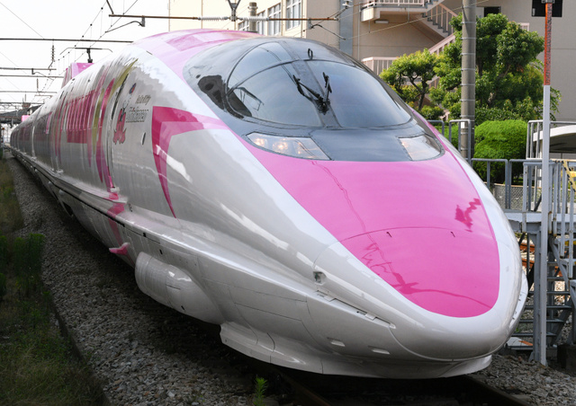Hello Kitty新干线列车正式公开 粉红车厢唤起少