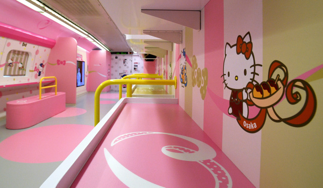 Hello Kitty新干线列车正式公开 粉红车厢唤起少