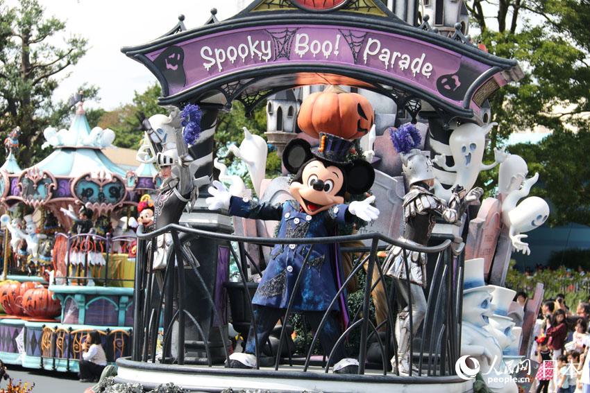 東京迪士尼樂園舉行萬聖節特別游行表演“Boo!幽靈怪誕大游行”（攝影：木村雄太）