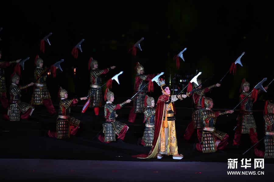 9月23日，中國演員李東橋（前）在演唱秦腔選段。新華社記者 張博文 攝