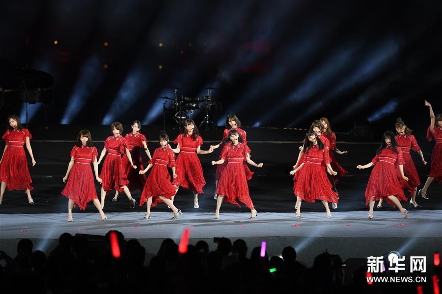 9月23日，日本歌手在演唱歌曲《生命的美好》。新華社記者 張博文 攝
