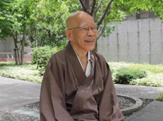 愛吃新疆拉條子的日本僧侶小島康譽
