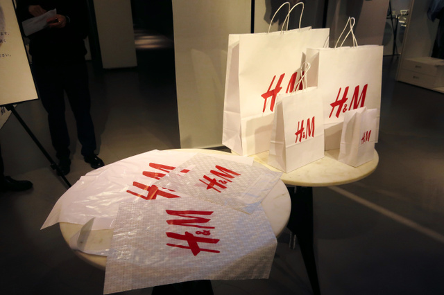 日本H&M下月起不再使用塑料袋 推广环保纸袋
