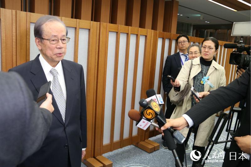日本前首相福田康夫接受中國媒體採訪。