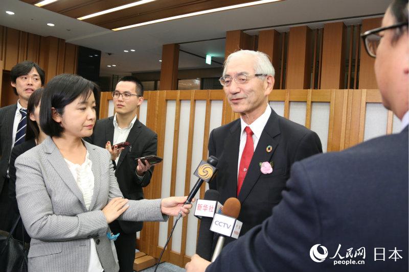 日本經團聯進藤孝生副會長接受中國媒體採訪。