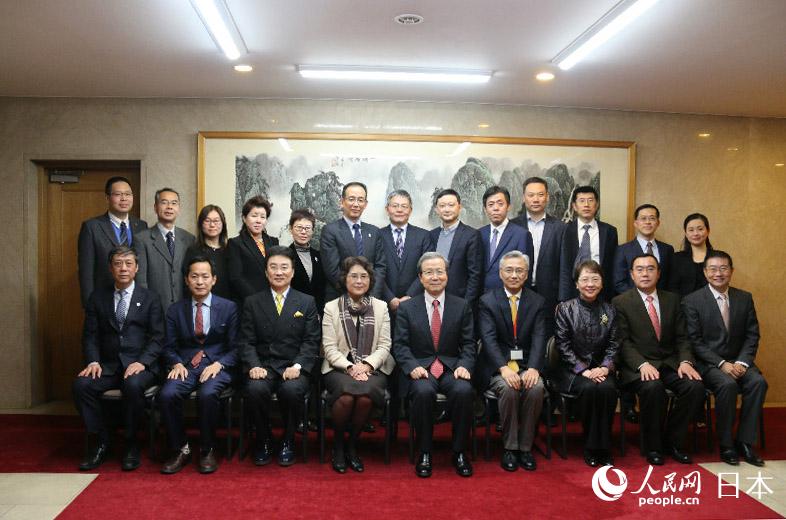 在日中國企業協會2019年新春招待會部分嘉賓合影留念。