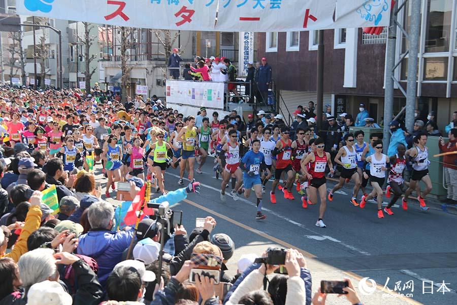 17日，第53屆青梅馬拉鬆30公裡賽程參賽者起跑。