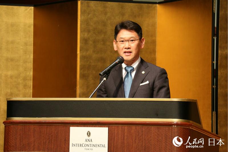笹川體育財團專務理事長渡邊一利致辭。