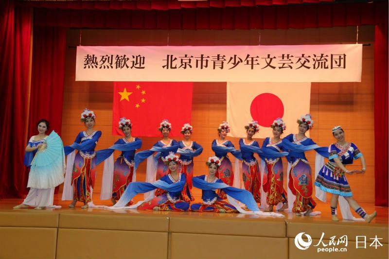 北京市青少年文化藝術代表團展示才藝。