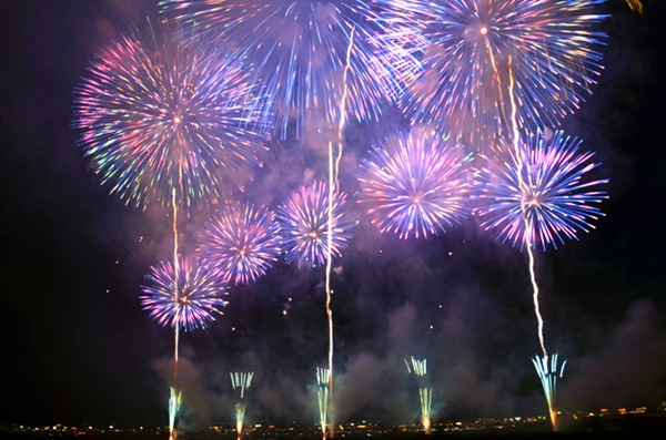 2019日本長岡祭煙花大會舉行 觀看人數史上最多（圖片來源：朝日新聞網站）
