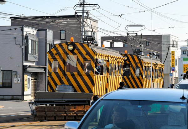 雪季将至 北海道函馆除雪电车开始试运行（图片来源：朝日新闻网站）