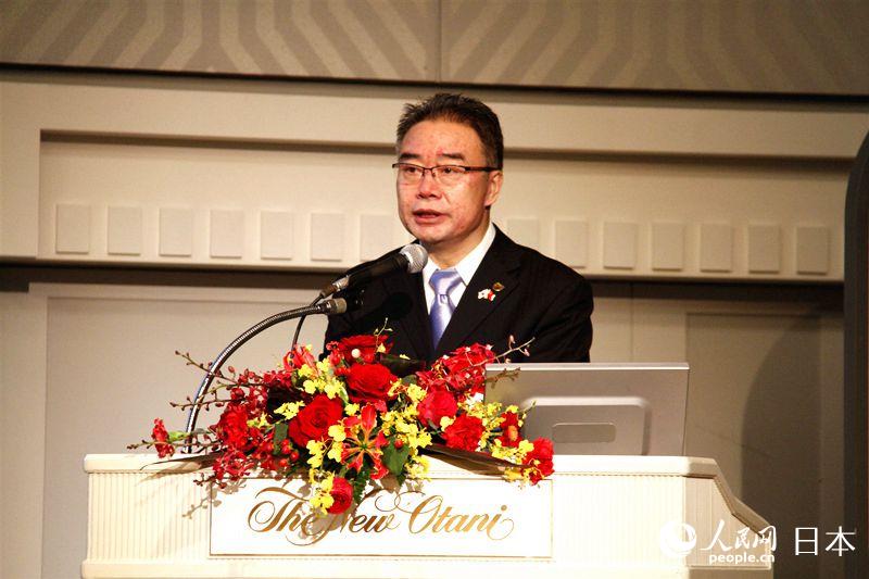 中國教育國際交流協會副會長、秘書長趙靈山在“第六屆中日教育交流會”開幕式致辭。（李沐航 攝）