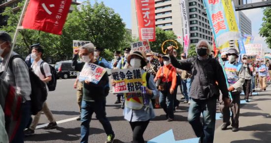 拜登访日失人心 日本民众连续游行抗议