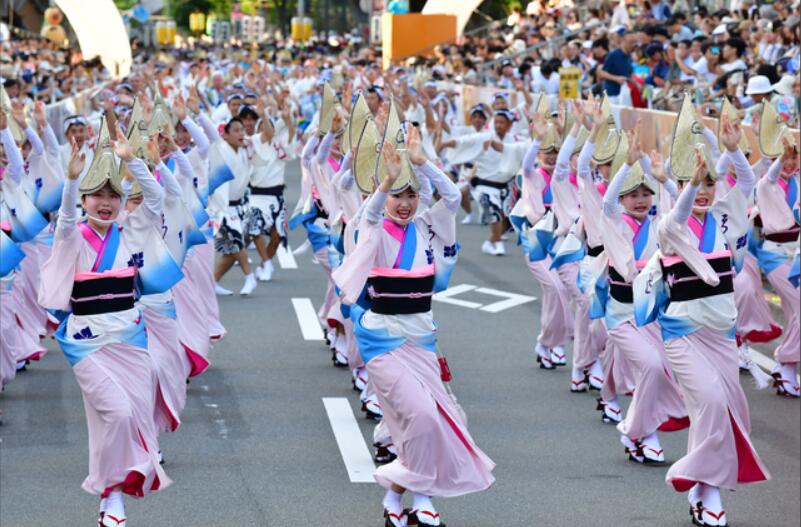 2019年8月舉辦的“阿波舞節”場景。（圖片來源：《朝日新聞》）