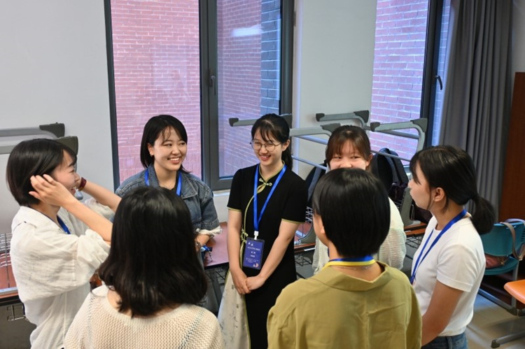中日青年友好交流会在北京外国语大学举行